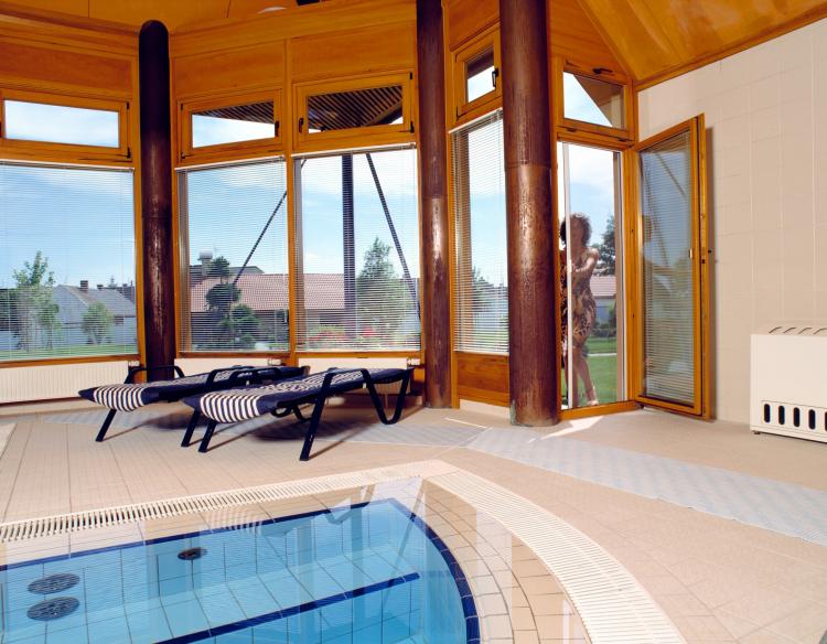 Meziskelní horizontální žaluzie