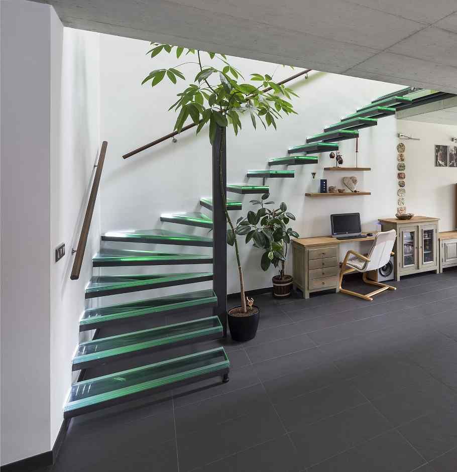 Celoskleněné schody