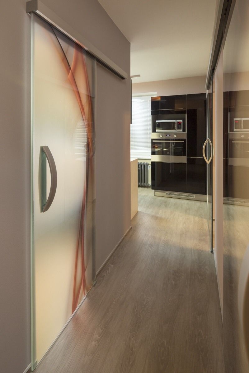 Posuvné celoskleněné dveře VV SKLO 