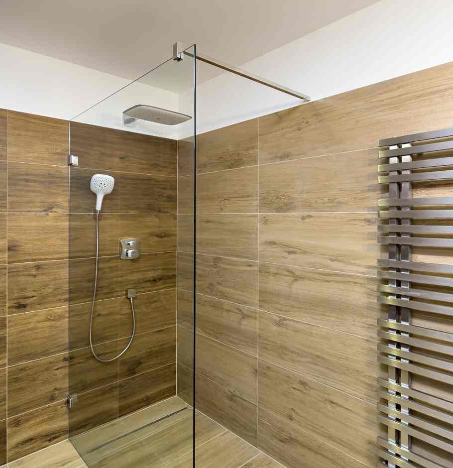 Skleněné sprchové kouty VV SKLO