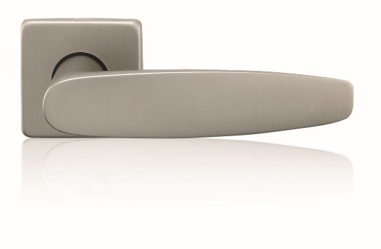 M&T dveřní klika Cherez řady Design 2004